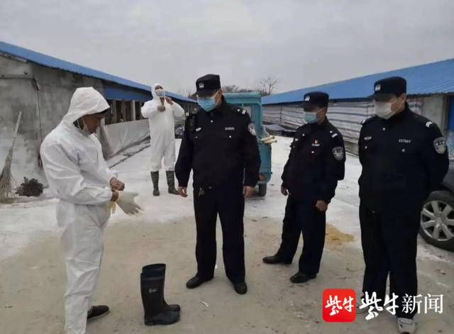 别了，我们的“大头”兄弟！连续坚守18天，南京辅警累倒在抗疫一线