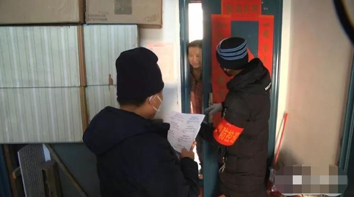 *党**员做“代购”群众暖“心扉”