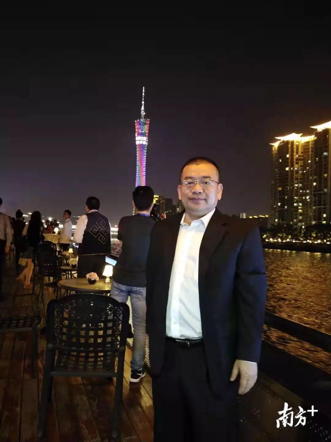 窥探“混混”面目,东莞作家陈玺推出小说《塬上》