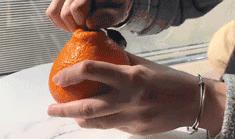 一咬汁水四溢鲜香满口,一咬爆汁像葡萄的水果