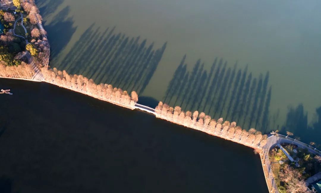 瑞雪随东去雨水送春归,风雨送春归歌曲原唱