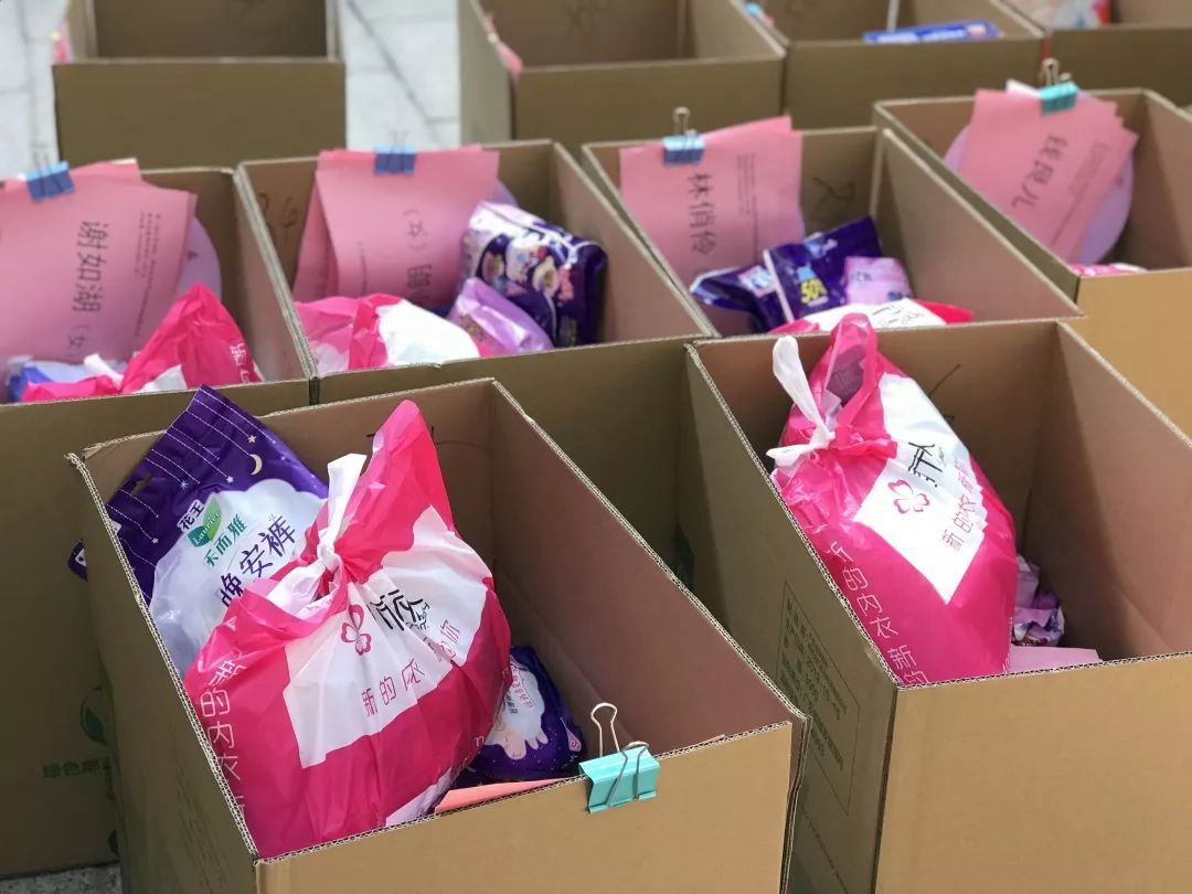 爱心接力！东莞个性定制暖心包“飞往”湖北