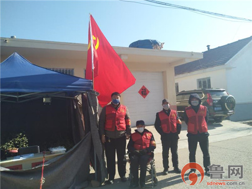 抗击疫情做先锋,村里疫情防控的领导人物事迹