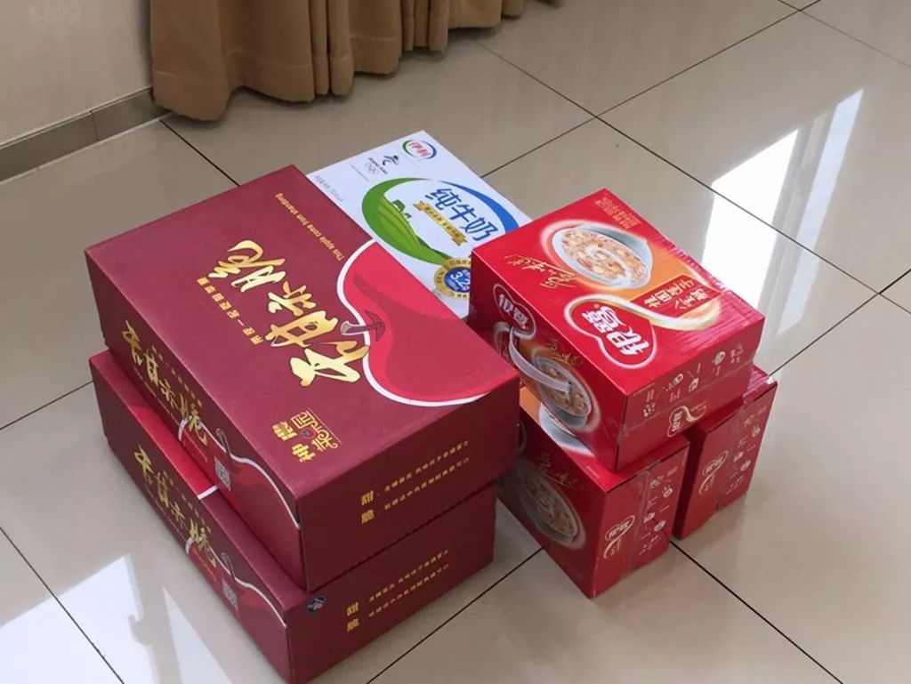 以爱之名齐心战疫,以爱为名为抗疫加油