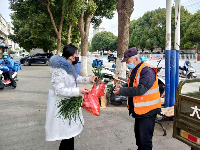 大悟千名代购员乐当抗疫“跑小二”