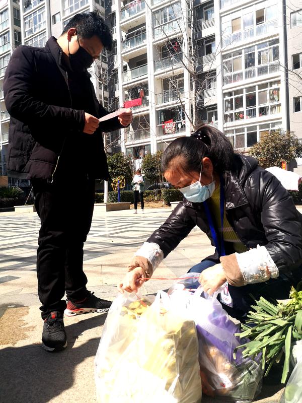 大悟千名代购员乐当抗疫“跑小二”