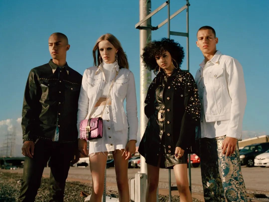 versace的发展史,versace是什么样的风格