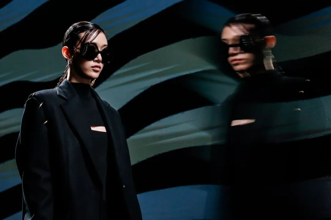 versace的发展史,versace是什么样的风格