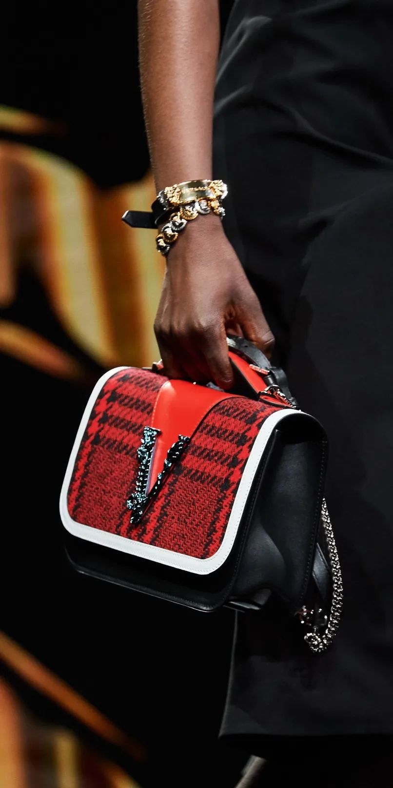 versace的发展史,versace是什么样的风格