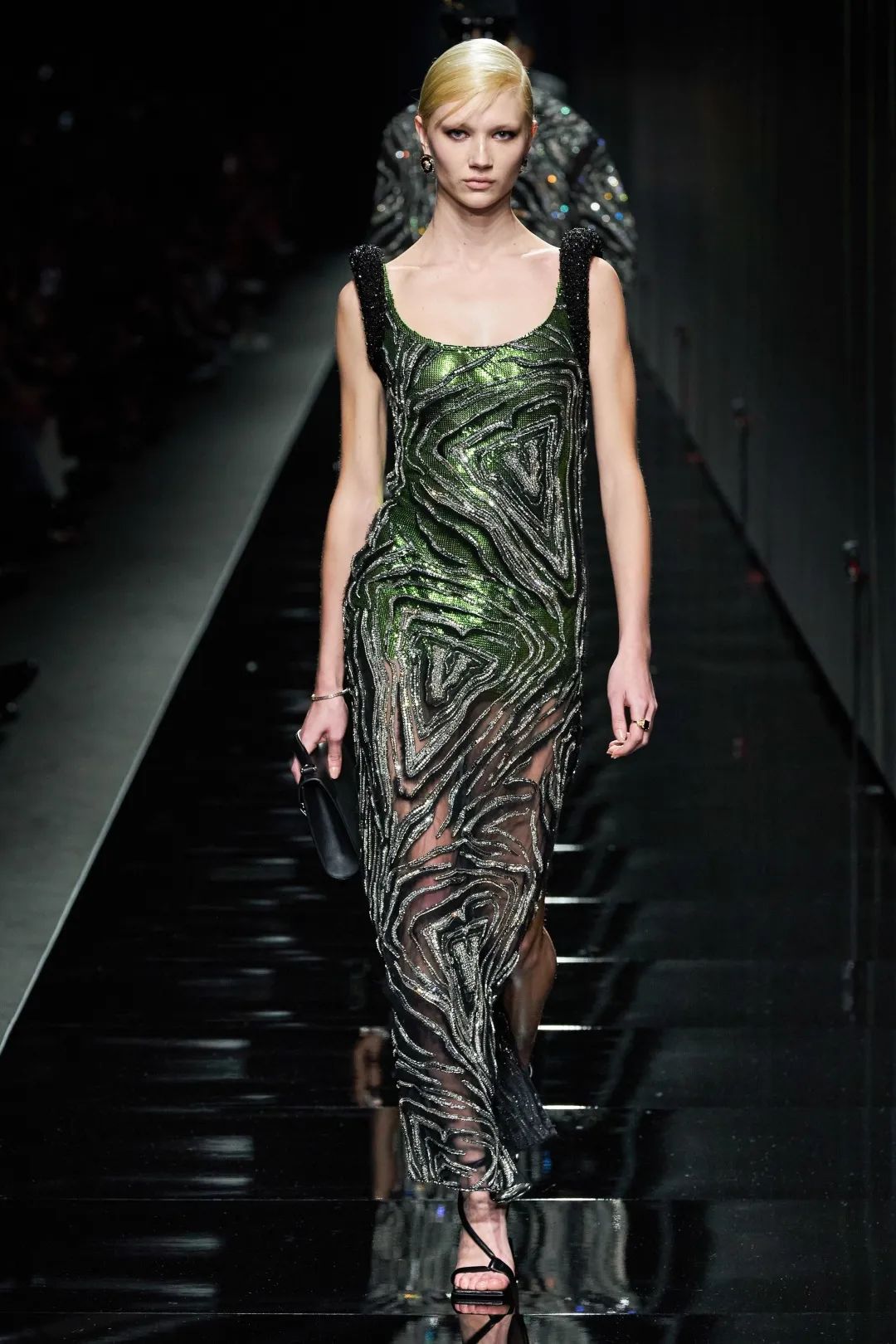 versace的发展史,versace是什么样的风格