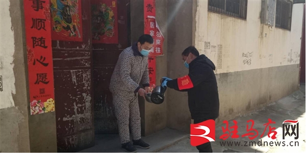 上蔡县芦岗街道:服务站点暖人心胡大姐摇身变成“服务员”