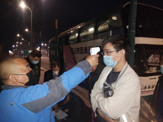 返岗务工人员专列,首趟务工返岗高铁专列抵达广州