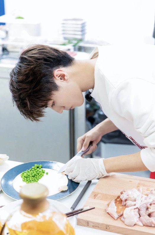 “超长版”春节过完我可能要失业了,明星都来抢饭碗