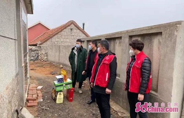 防疫一线上的青岛崂山“退役军人帮买团”200多名成员提供帮买服务