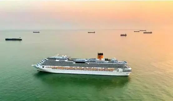 特写|“歌诗达赛琳娜号”的24小时：中国人民打的一场漂亮的海上战“疫”