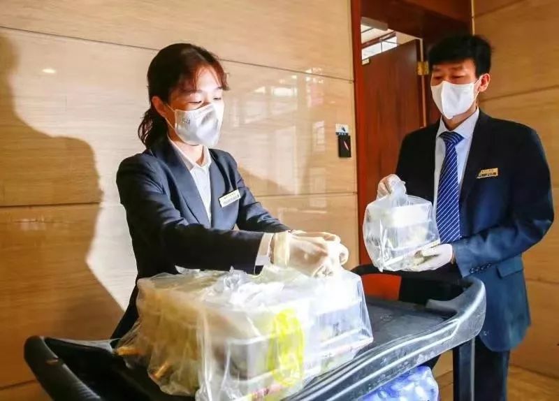 特写|“歌诗达赛琳娜号”的24小时：中国人民打的一场漂亮的海上战“疫”