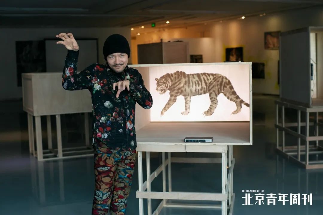 “画家的秘密在于胡子的顶端”