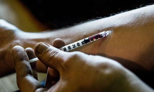 吸毒家属详细的戒毒指南,吸毒者怎么正确戒毒