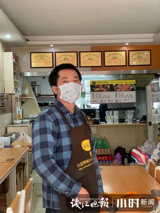 “我是*江老**湖,这次的亏损不敢算!”杭城黄焖鸡米饭店主盼来复工快哭了