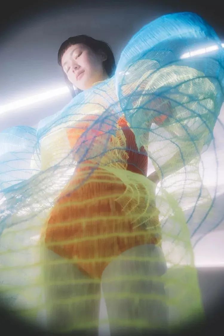 时尚无关年纪|85岁老夫老妻变“网红情侣”火爆时装周