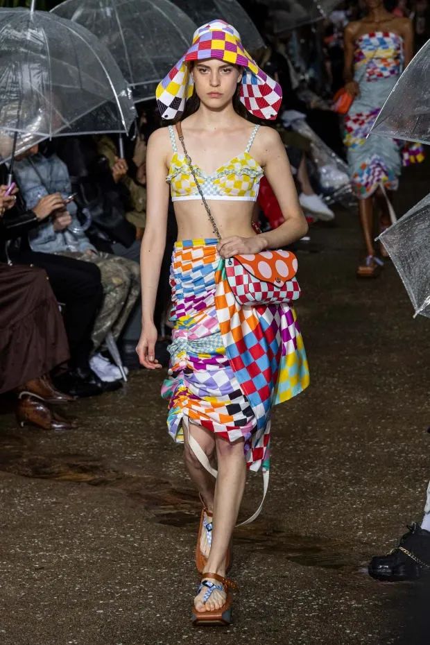 春暖花开的时候一定出门,春暖花开时再出门