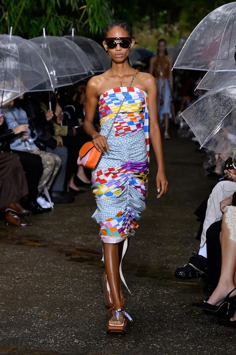 春暖花开的时候一定出门,春暖花开时再出门