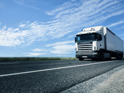 顺丰融资220亿,顺丰斥资5000万成立“顺丰快运”