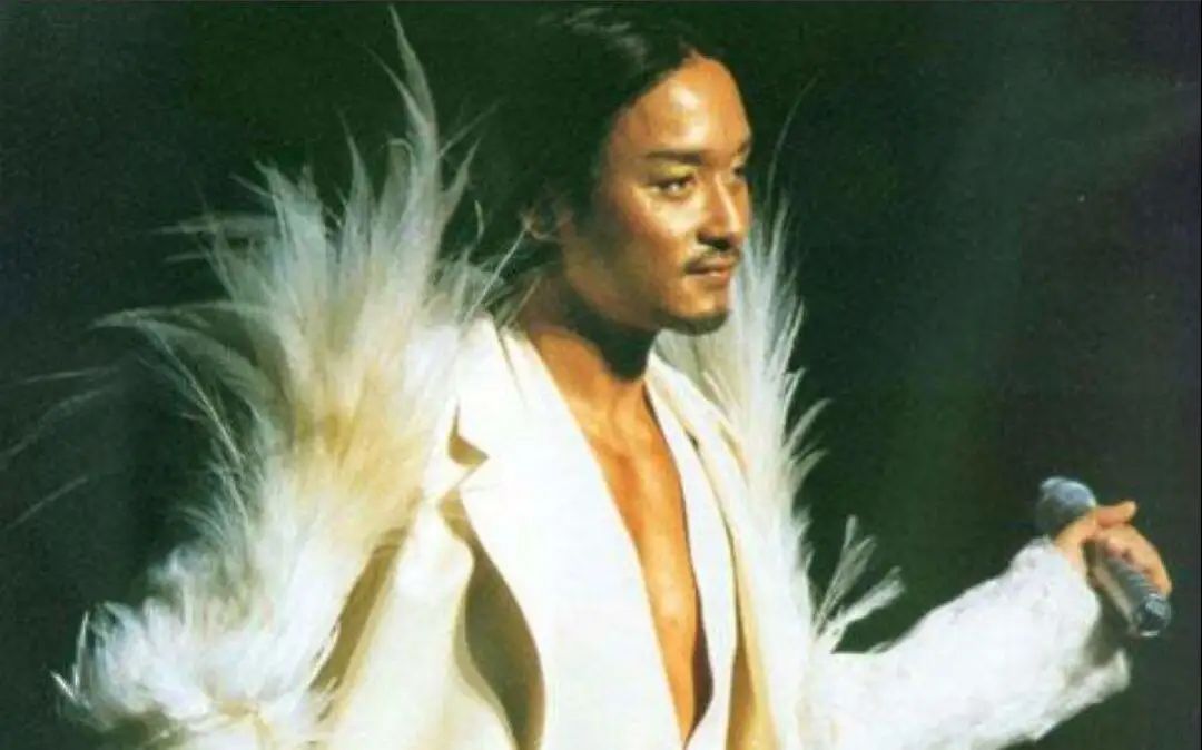 保罗高缇耶麦当娜,高缇耶为麦当娜定制锥形胸衣