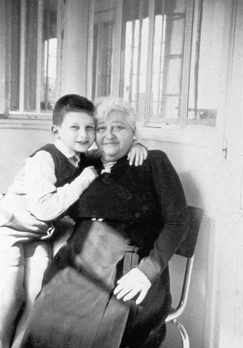 保罗高缇耶麦当娜,高缇耶为麦当娜定制锥形胸衣