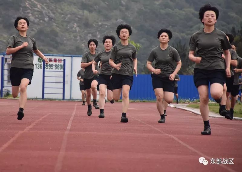 女兵最美的样子,女兵的美