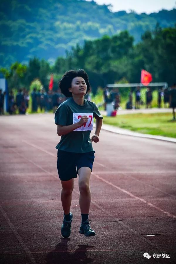 女兵最美的样子,女兵的美