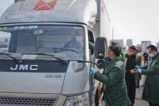 洞泾镇一线战“疫”(0302)——近600家商铺3天内“扎堆”复活!大体量九洲世贸综合批发市场如何做好疫情防控?