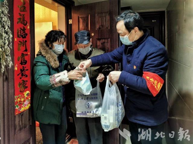 湖北保卫战基层干部,湖北保卫战中的共产党员