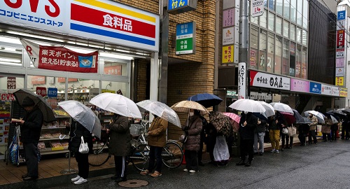 外国疫情哄抢卫生纸,疫情严重国外人民抢购卫生纸