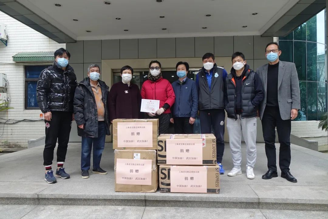 华漕镇一线战“疫”日记(0303)——暖心!著名足球运动员范志毅带着10000只口罩来华漕