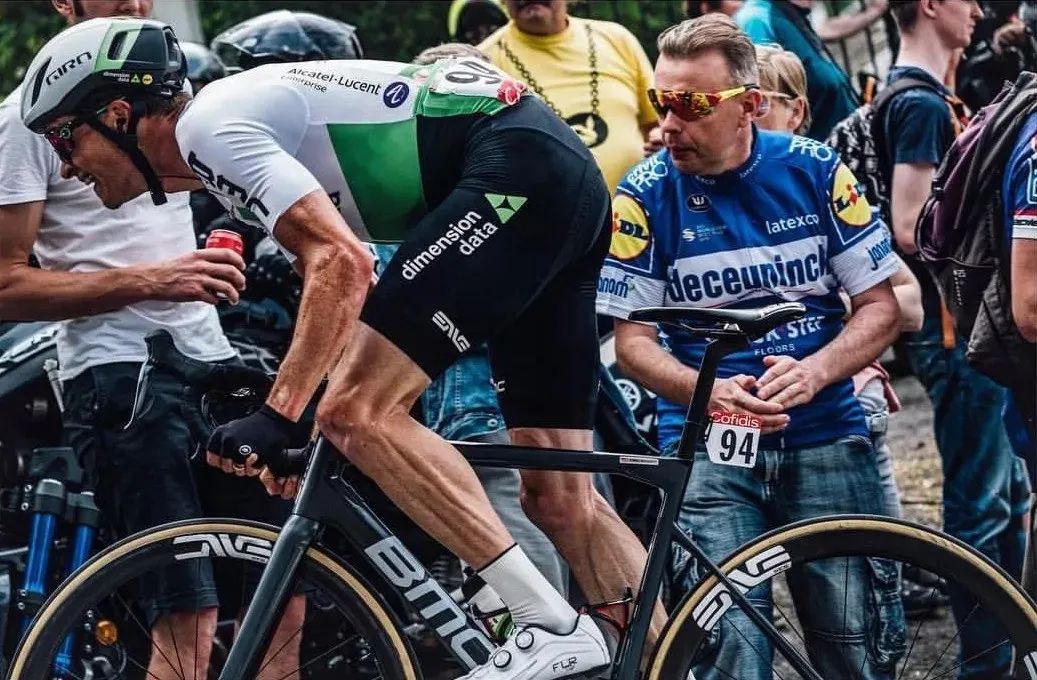 业余公路自行车需要的装备,公路自行车爱好者要哪些装备