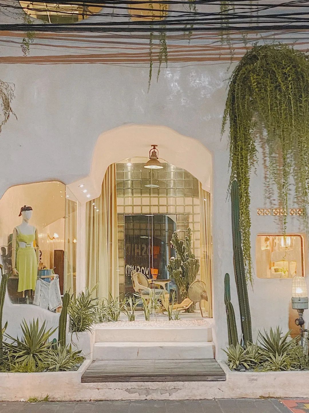 巴厘岛哪里买衣服好看女生,巴厘岛哪里可以买到便宜的衣服