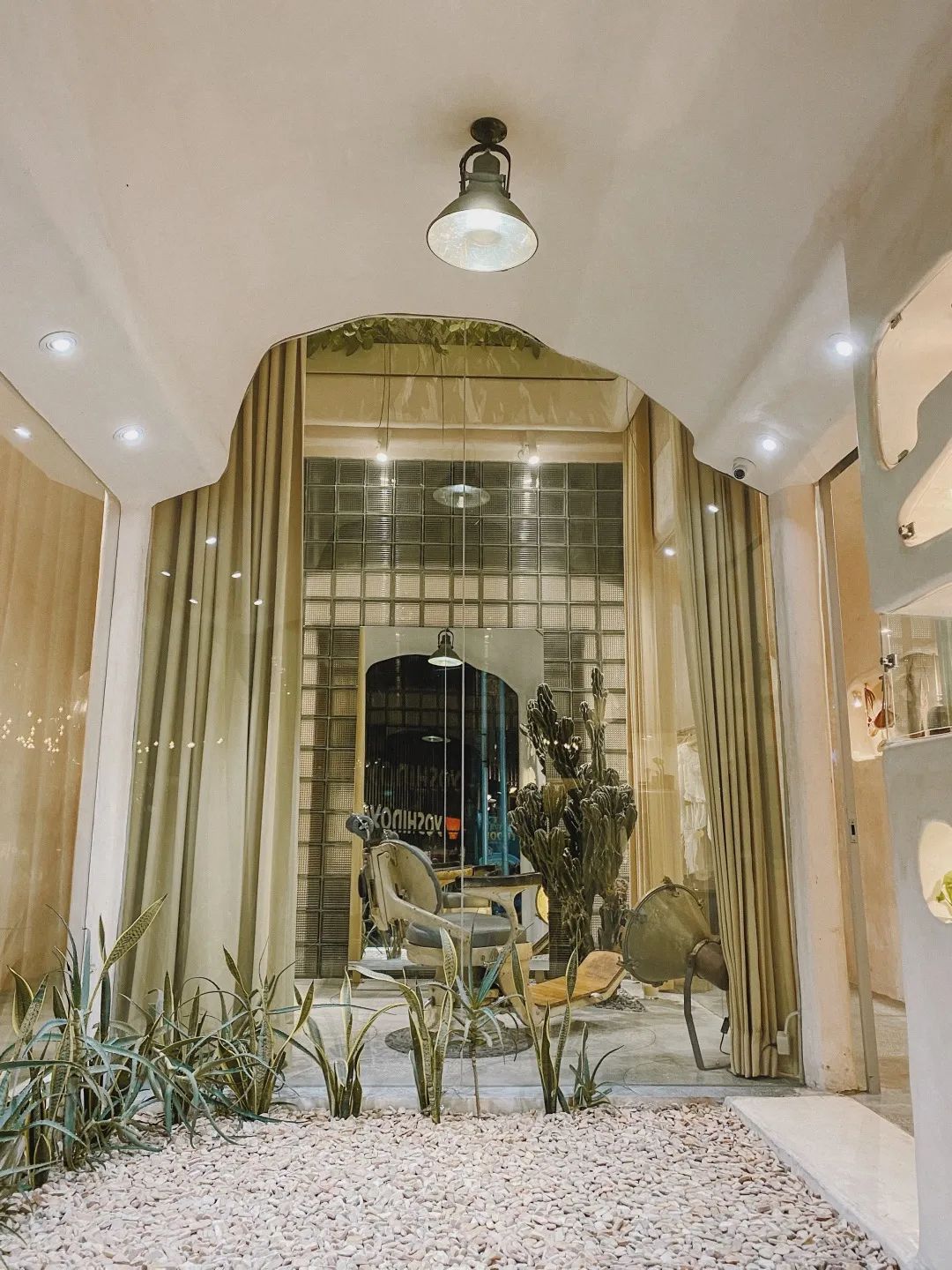 巴厘岛哪里买衣服好看女生,巴厘岛哪里可以买到便宜的衣服