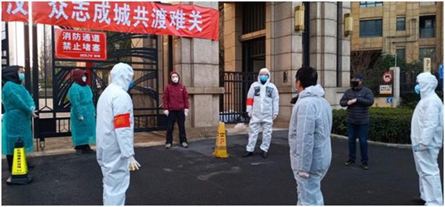 在职党员参与社区封控区送物资,60名党员参与小区封控保供