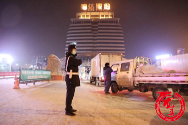 运送新鲜蔬菜支援甘肃,保障市场供应大批蔬菜连夜进京