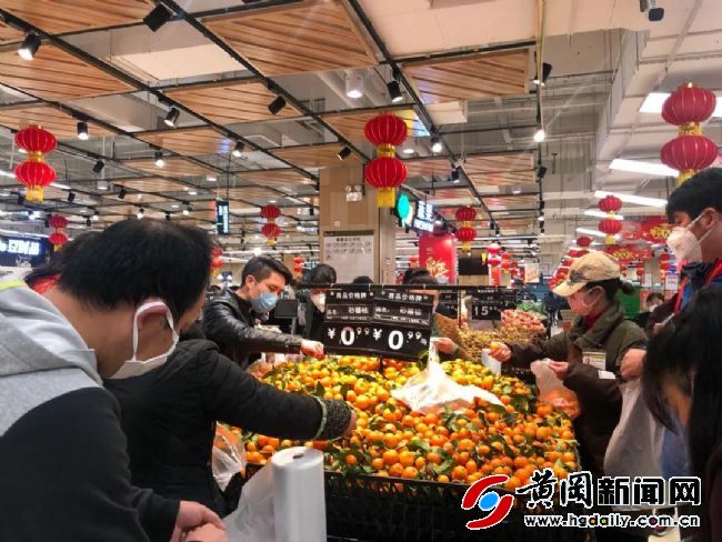 被“封”黄冈的记者，留守家乡直播告诉你：老区农民战“疫”多不易……