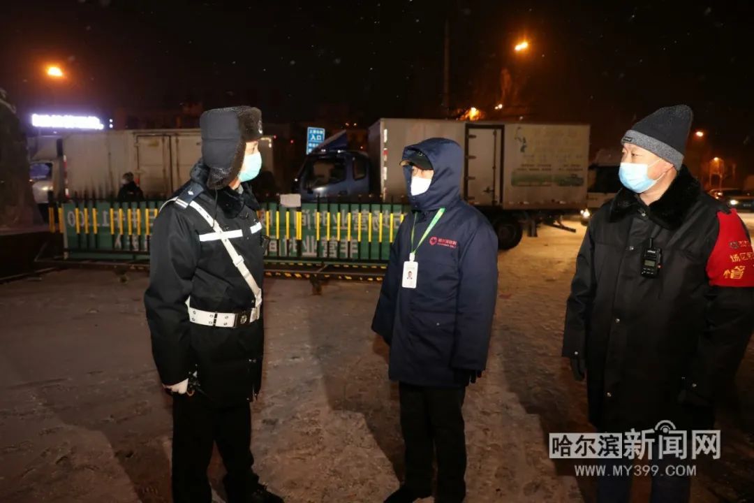 交警多举措守护春运平安路,交警多举措宣传护航春运安全