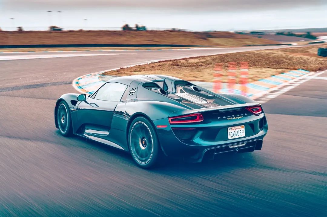 我们把最优秀的五款保时捷带到了赛道上……|CARREVIEWS