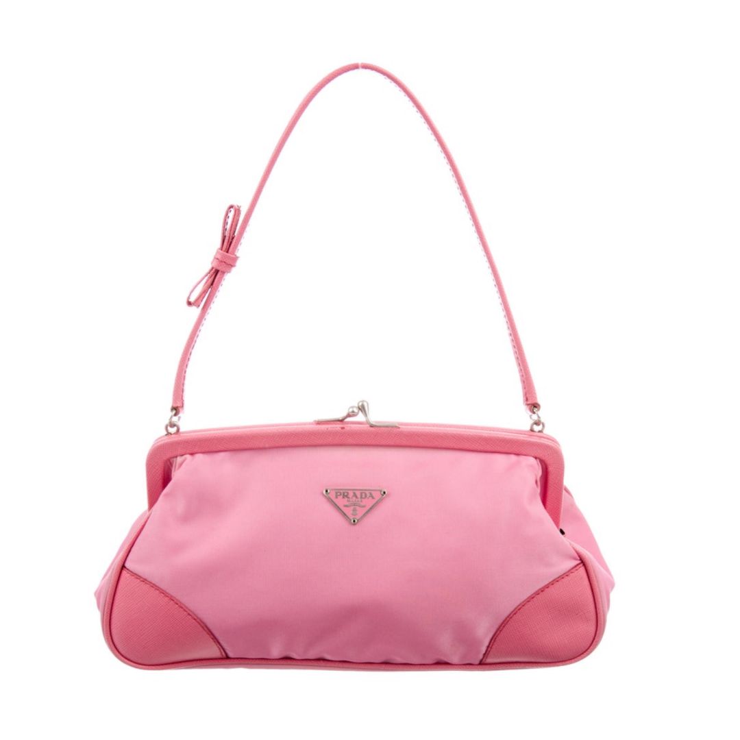 bella和kendall走秀,金泫雅显眼包