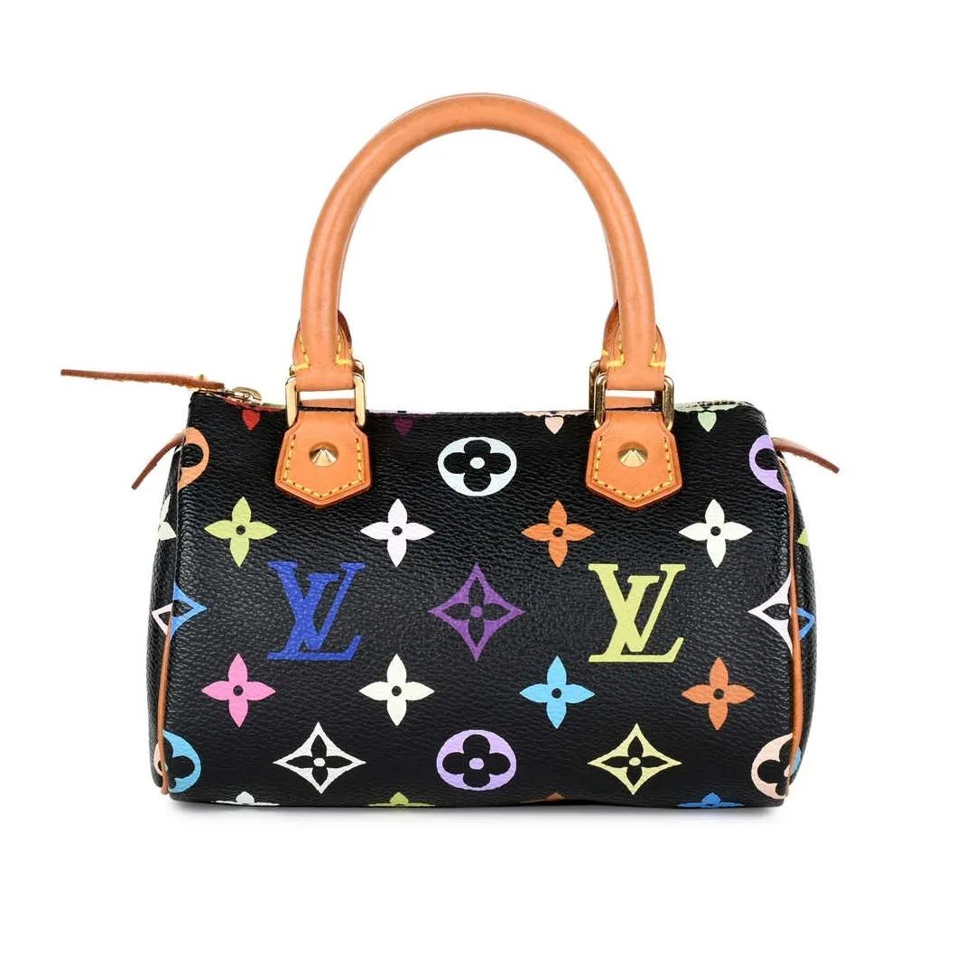 bella和kendall走秀,金泫雅显眼包