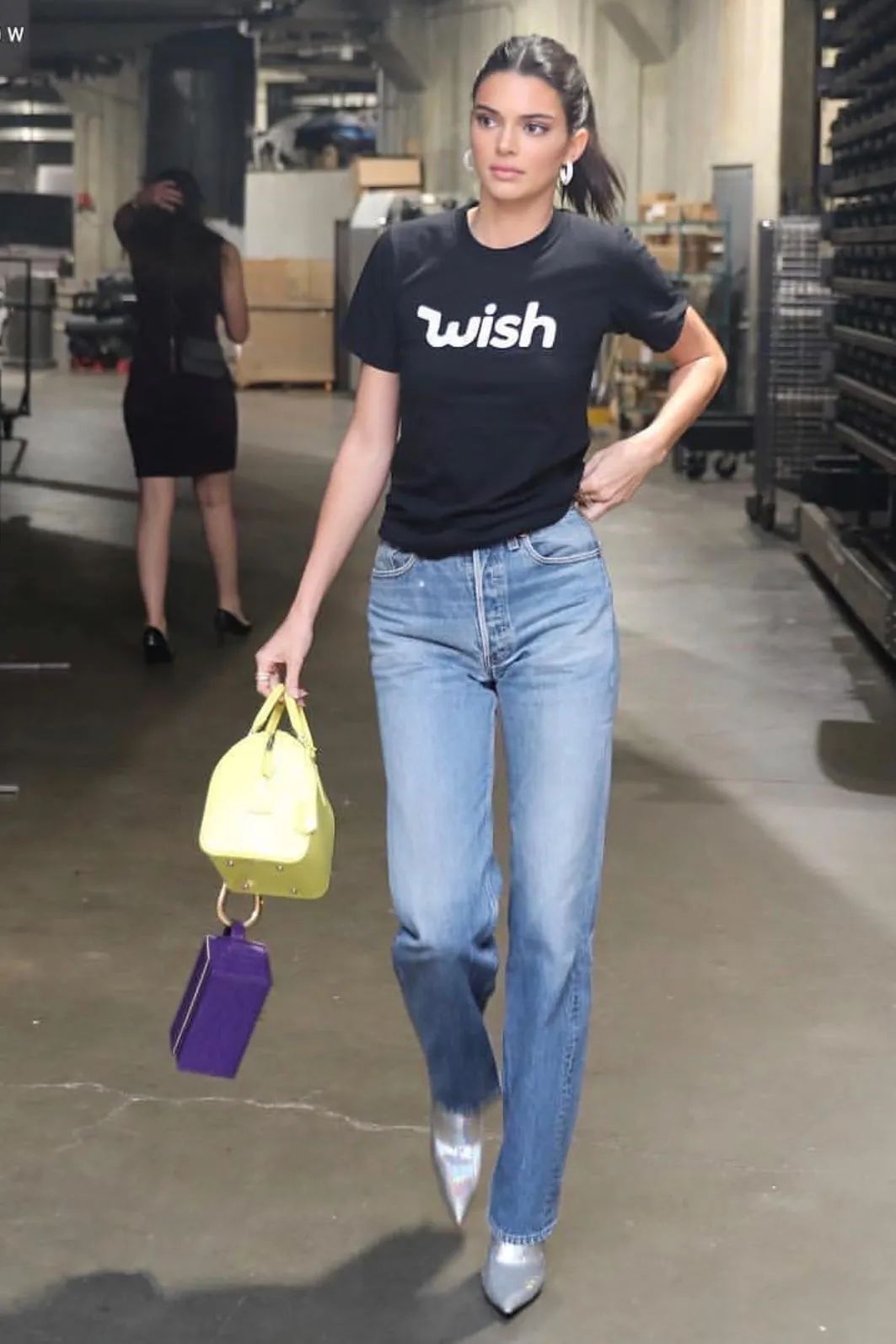 bella和kendall走秀,金泫雅显眼包