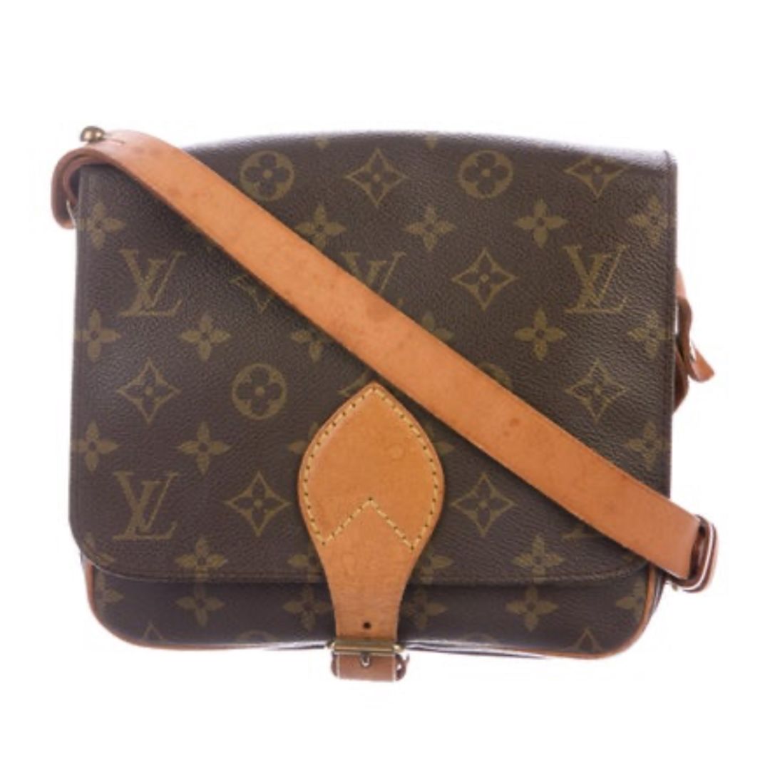 bella和kendall走秀,金泫雅显眼包