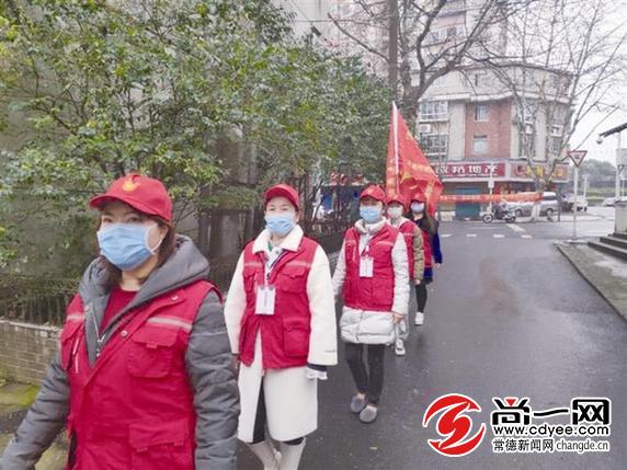 学习雷锋精神书写内容,战疫场上雷锋精神焕发新时代光芒