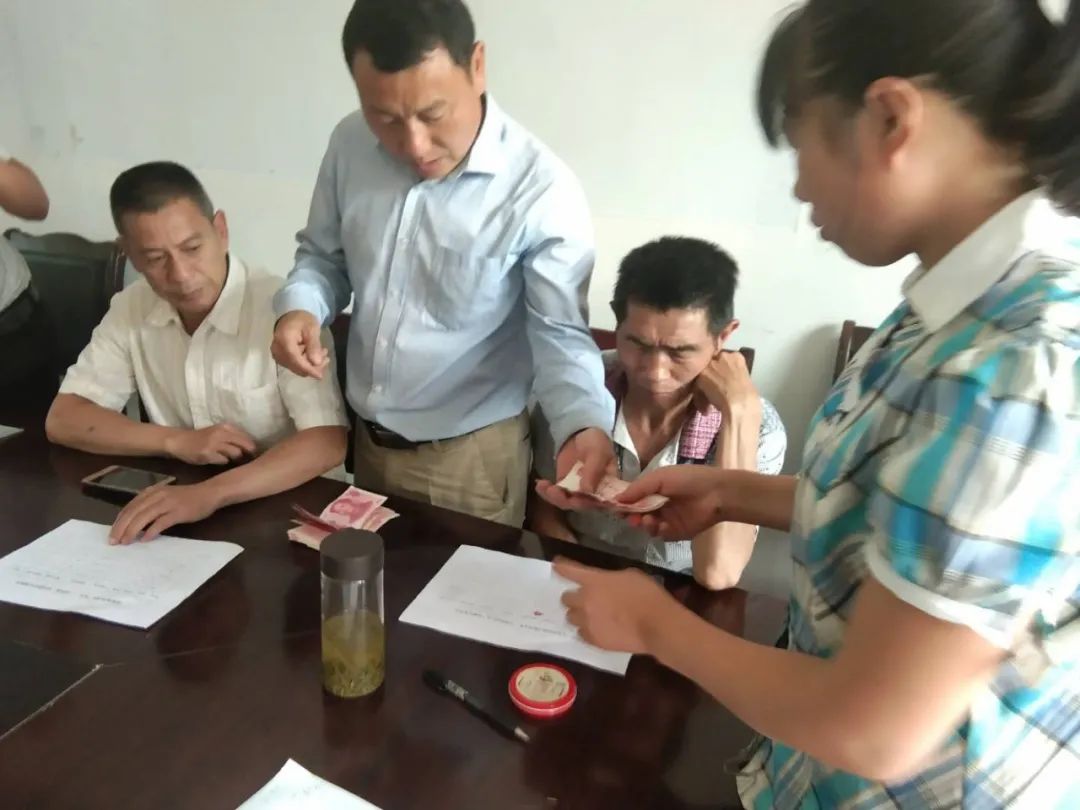 追忆峥嵘岁月践行党员使命,镇巴李耀军