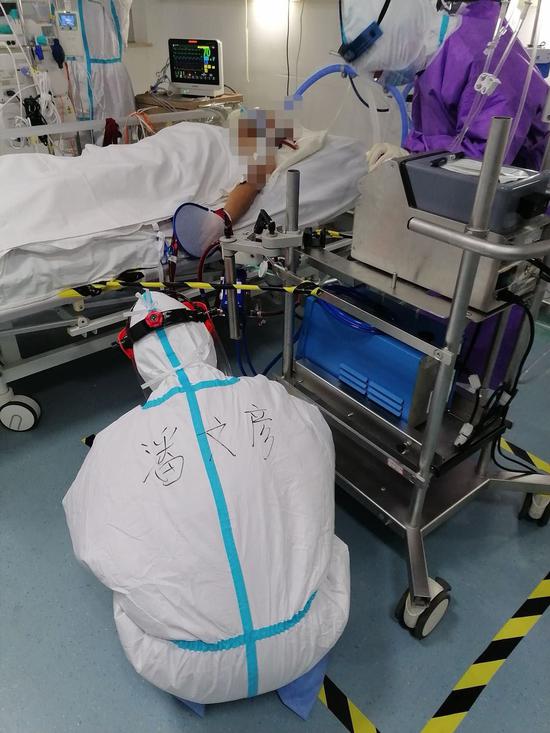 落日余晖的医生照片,落日余晖医生照片背后的故事